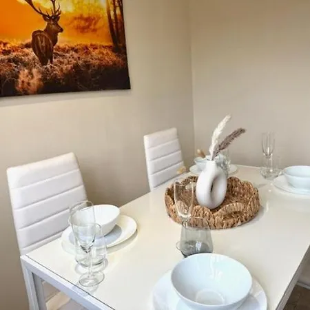 Comfortable 3 Bed Away From Tatil Evi Bristol