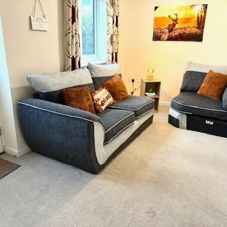 Дом отдыха Comfortable 3 Bed Away From *