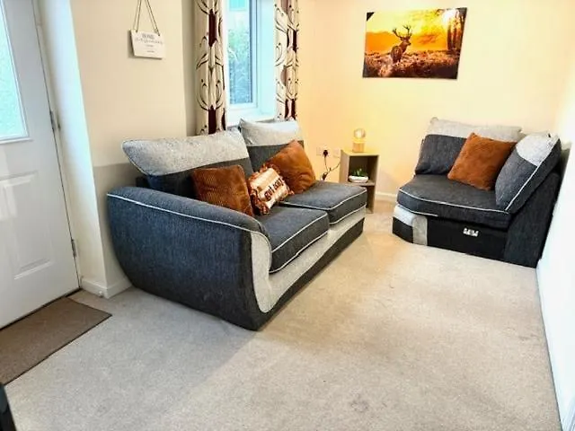 בית נופש Comfortable 3 Bed Away From *